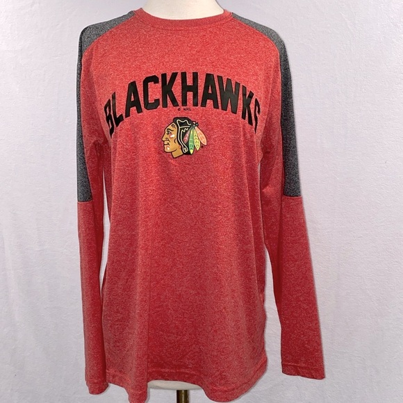 NHL Tops - Women’s Chicago Blackhawks NHL Long Sleeve